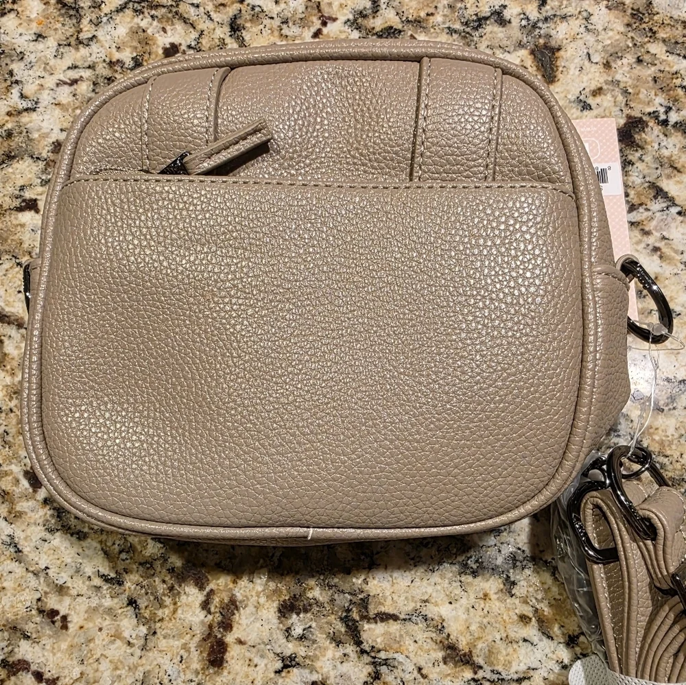 NWT- LUG- SWING VL CROSSBODY- SAND